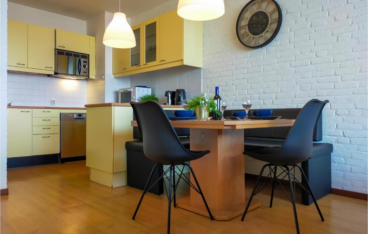 Beautiful Home In Bruinisse With Kitchen Eksteriør bilde